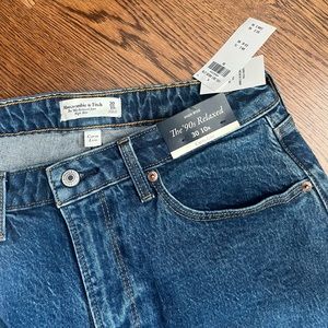 A&F 90’s relaxed jean - curve love